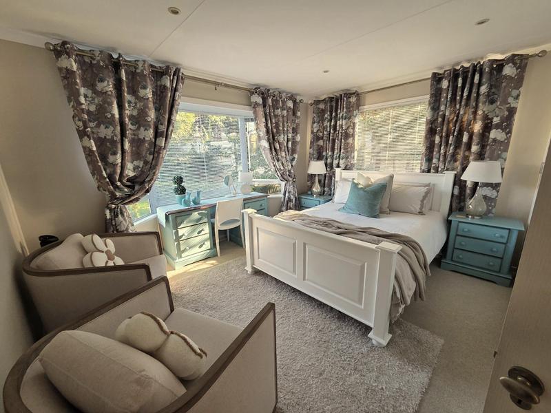 5 Bedroom Property for Sale in Outeniqua Strand Western Cape